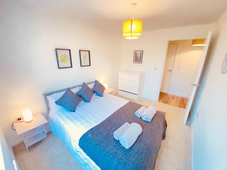 Beautiful, Brand New Apartment! Cheltenham Buitenkant foto