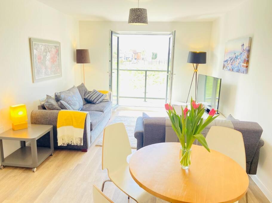 Beautiful, Brand New Apartment! Cheltenham Buitenkant foto