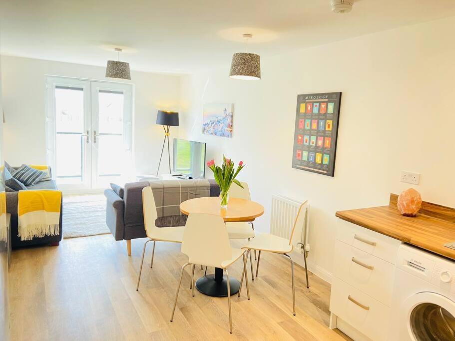 Beautiful, Brand New Apartment! Cheltenham Buitenkant foto