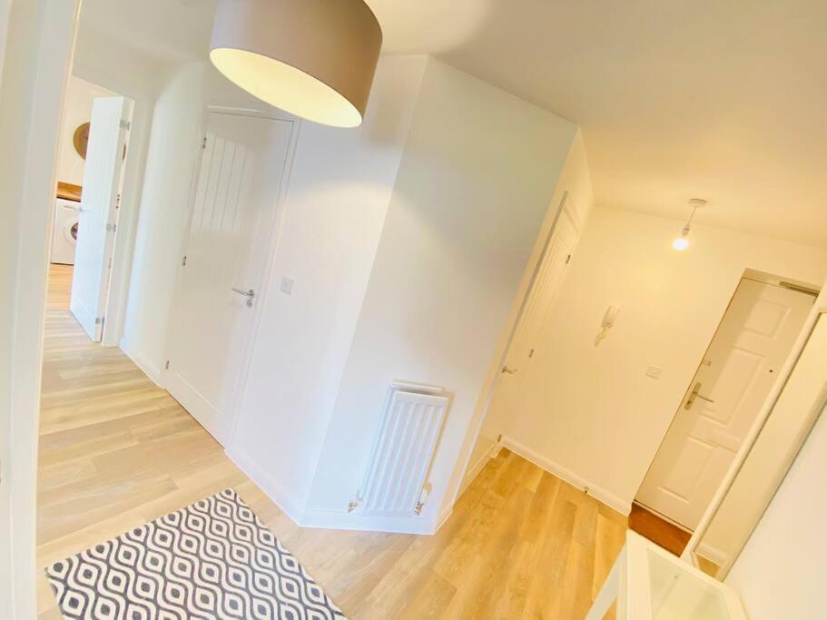 Beautiful, Brand New Apartment! Cheltenham Buitenkant foto