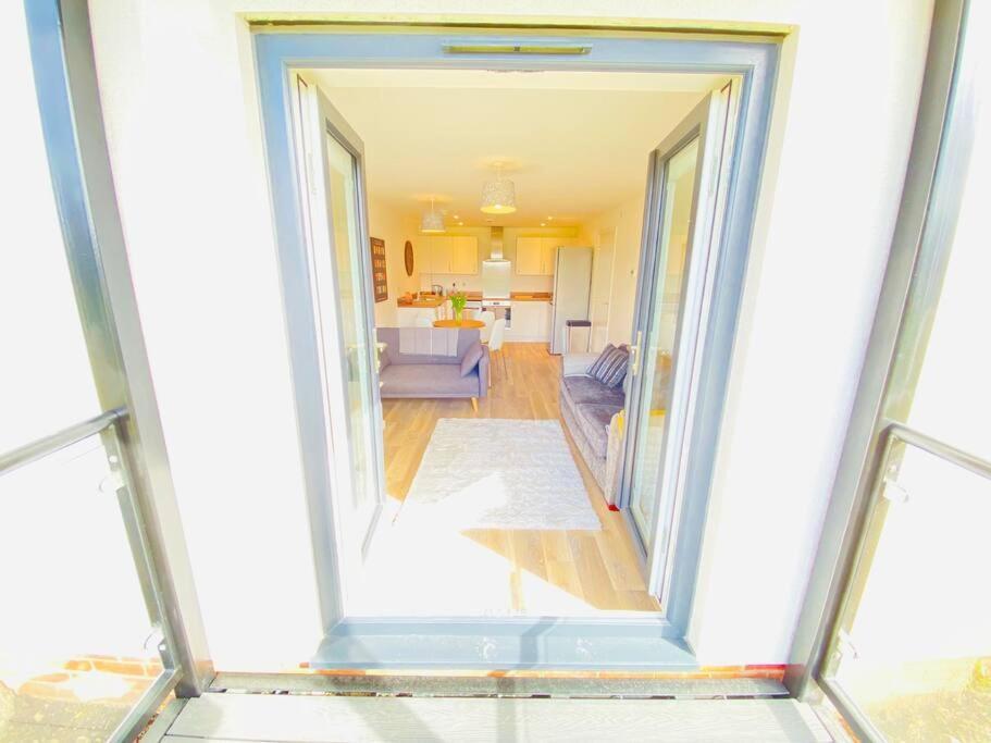 Beautiful, Brand New Apartment! Cheltenham Buitenkant foto