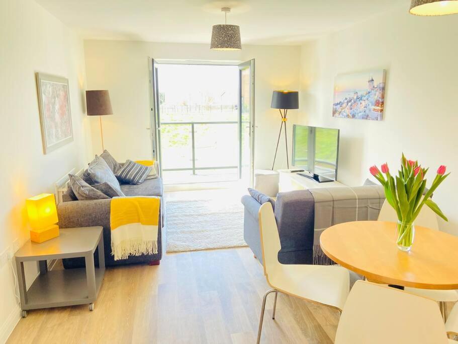 Beautiful, Brand New Apartment! Cheltenham Buitenkant foto