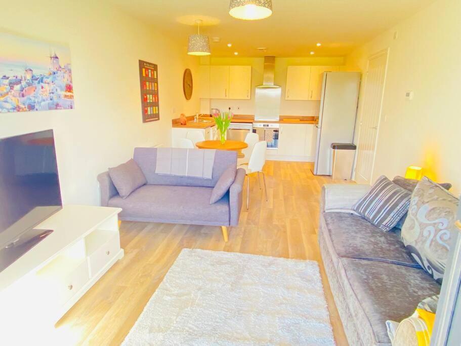 Beautiful, Brand New Apartment! Cheltenham Buitenkant foto