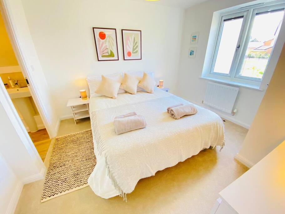 Beautiful, Brand New Apartment! Cheltenham Buitenkant foto